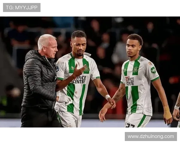 阿尔克马与马里乌波的精彩对决揭示足球战术与团队协作的魅力